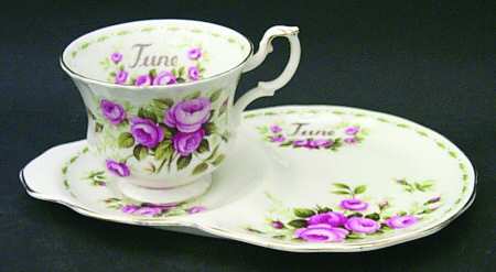 Flower of The Month (Newer, Montrose) Dessert Plate & Cup Set