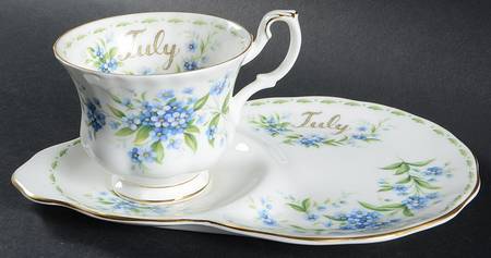 Flower of The Month (Newer, Montrose) Dessert Plate & Cup Set
