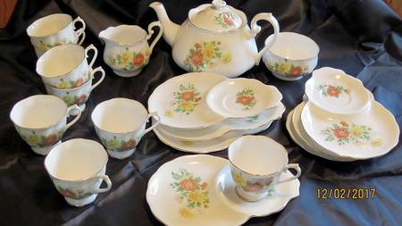 Friendship Series Teapot & Lid
