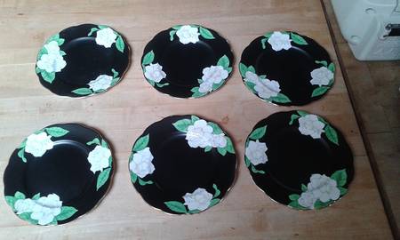 The Gardenia Dessert/Pie Plate
