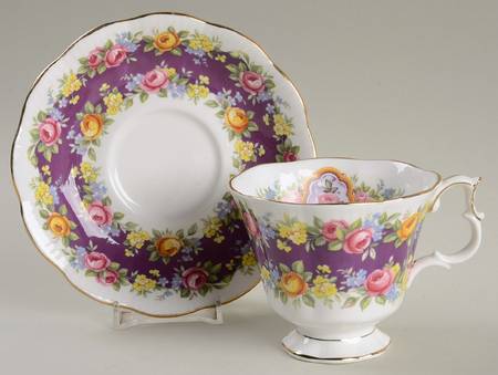Garland Series Footed Cup & Saucer Set
