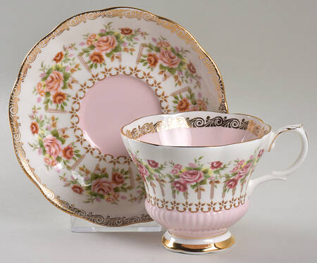 Green Park Footed Cup & Saucer Set