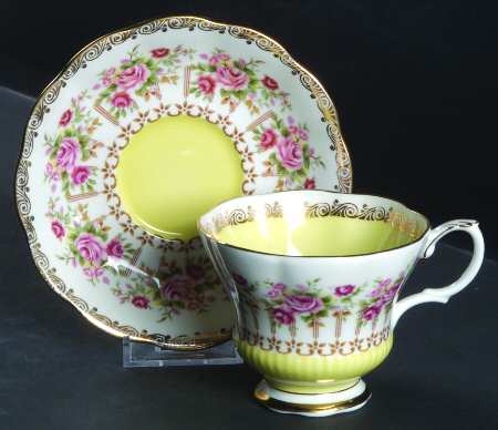 Green Park Footed Cup & Saucer Set