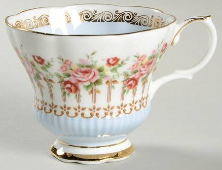 Green Park Footed Cup