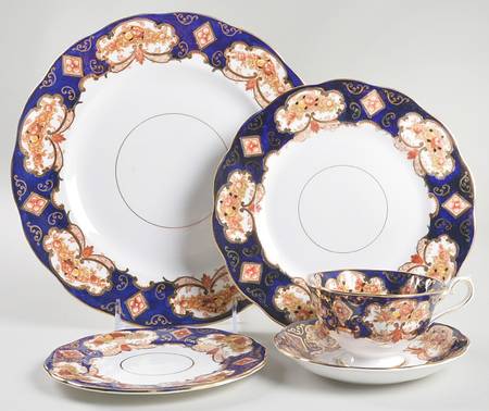 Heirloom (Bone China Stamp) 5 Piece Place Setting