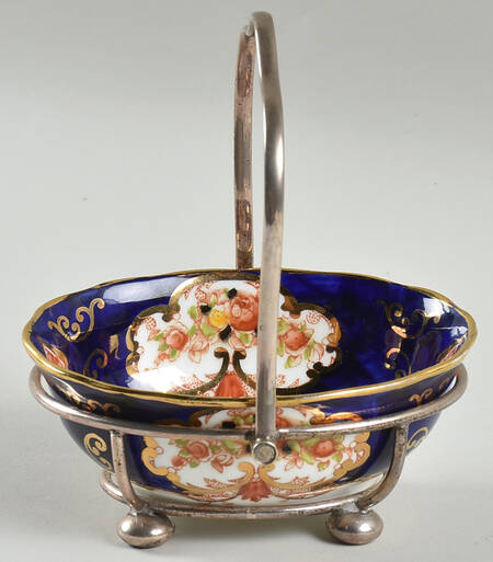 Heirloom (Bone China Stamp) 4" Oval Nut Dish W/Metal Stand