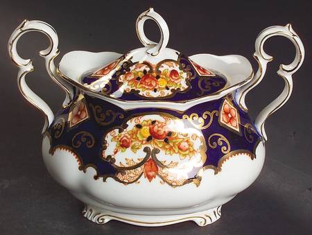 Heirloom (Bone China Stamp) Sugar Bowl & Lid