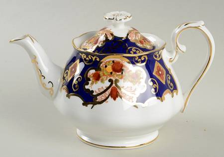Heirloom (Bone China Stamp) Mini Teapot & Lid