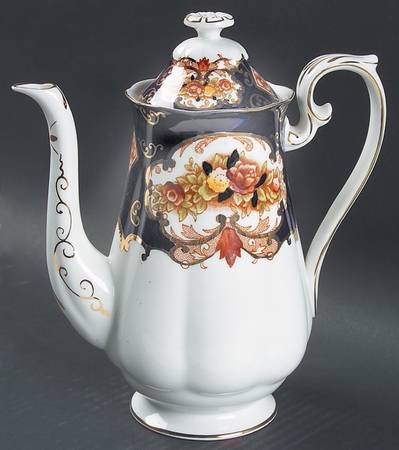 Heirloom (Bone China Stamp) Small Coffee Pot & Lid