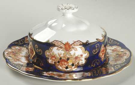 Heirloom (Bone China Stamp) Round Covered Butter (Uses Bread & Butter Plate)
