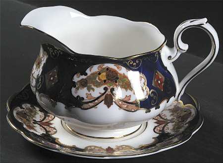 Heirloom (Bone China Stamp) Gravy Boat & Underplate