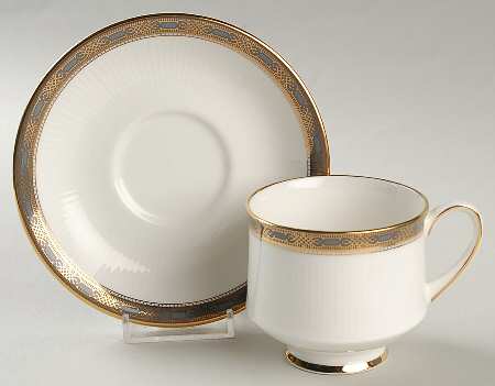 Iona Footed Cup & Saucer Set