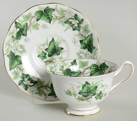 Ivy Lea Footed Cup & Saucer Set