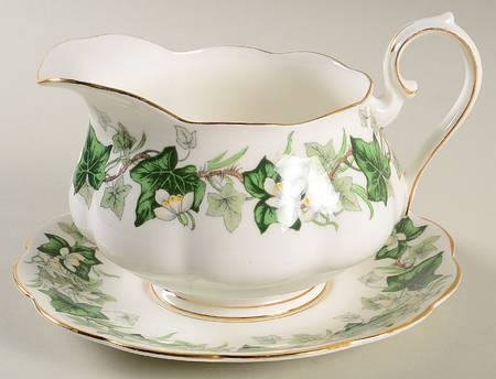Ivy Lea Gravy Boat & Underplate