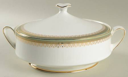 Kensington Round Covered Vegetable