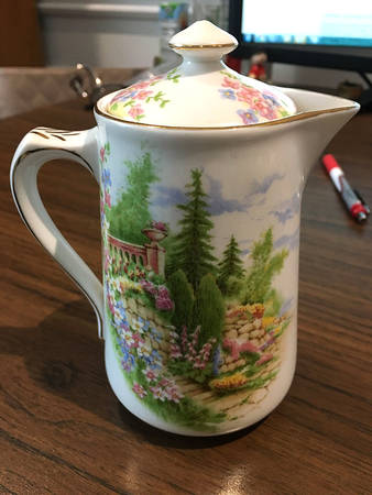 Kentish Rockery Large Syrup with Lid