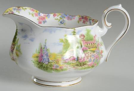 Kentish Rockery Gravy Boat
