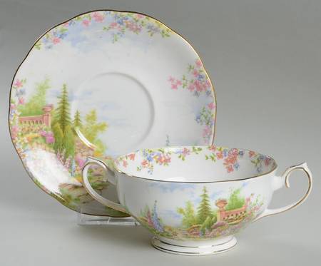 Kentish Rockery Footed Cream Soup Bowl & Saucer Set