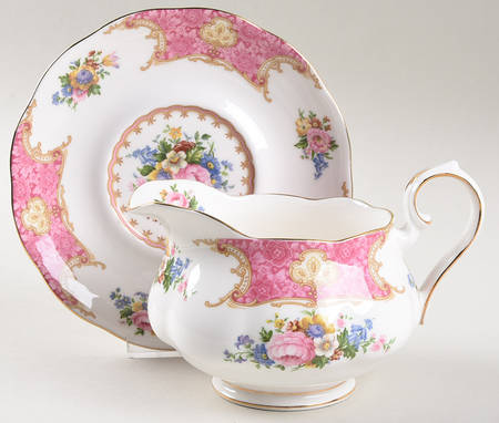 Lady Carlyle Round Gravy Boat & Underplate