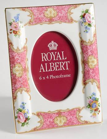 Lady Carlyle Frame-Holds 4" X 6"