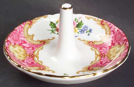 Lady Carlyle Ring Holder