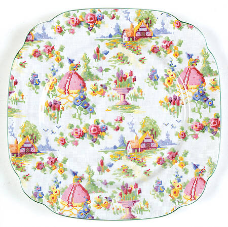 Lady Gay (Hampton, Countess, Green Trim) Square Luncheon Plate