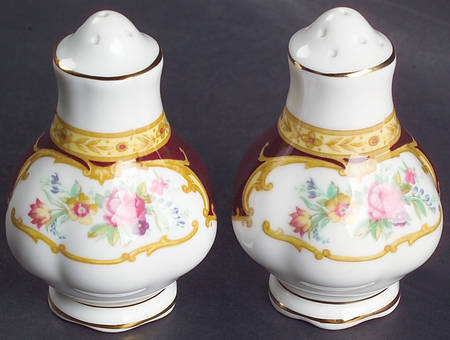 Lady Hamilton Salt & Pepper Set