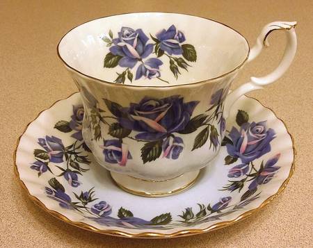 Lakeside Series Footed Cup & Saucer Set