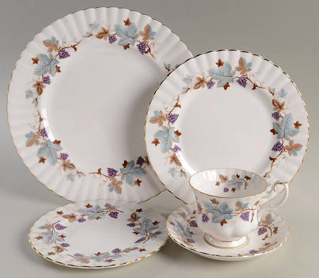 Lorraine 5 Piece Place Setting