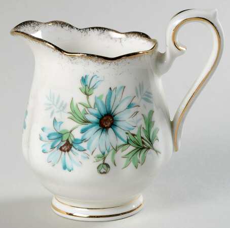 Marguerite (Hampton Shape) Mini Creamer