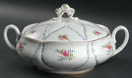 Minuet (Pink & Blue) Round Covered Vegetable