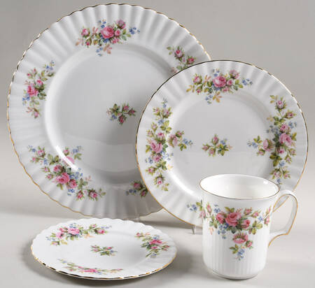 Moss Rose (Montrose Shape) 4 Piece Place Setting