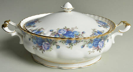 Moonlight Rose Round Covered Vegetable