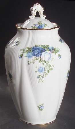 Moonlight Rose Chelsea Vase with Lid