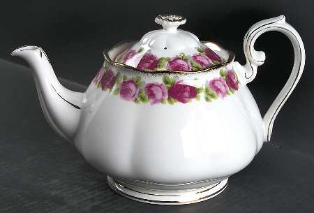 The Old Country Teapot & Lid