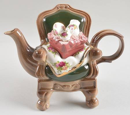 Old Country Roses Mini Figural Teapot & Lid by Royal Albert
