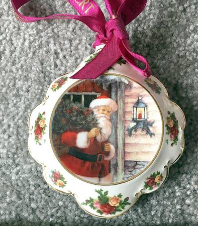 Old Country Roses Ornament