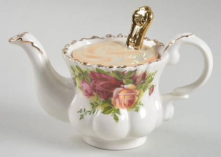 Old Country Roses Collector Teapot & Lid