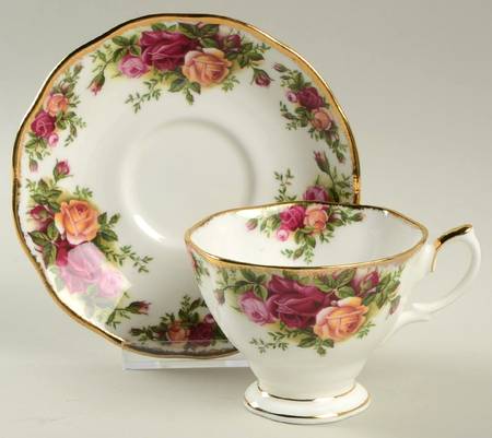 Old Country Roses Footed Cup & Saucer Set