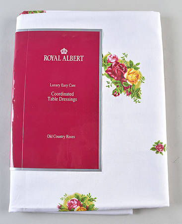 Old Country Roses 52" x 70" Rectangular Tablecloth