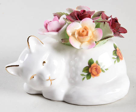 Old Country Roses Cat Figurine