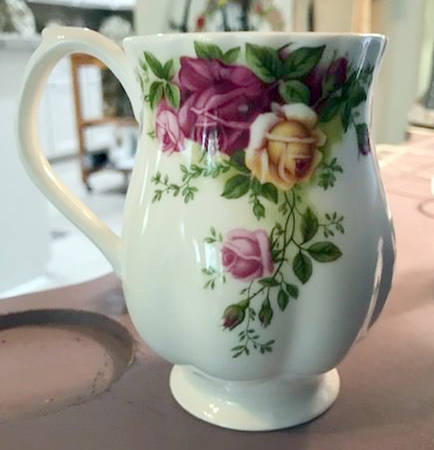 Old Country Roses Mug
