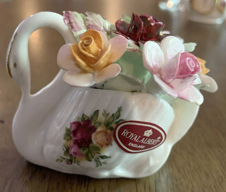 Old Country Roses Swan Figurine