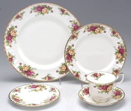 Old Country Roses 40-Piece Set