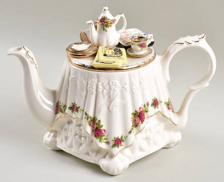 Old Country Roses Artist Palette Collector Teapot & Lid by Royal Albert