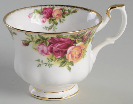 Old Country Roses Footed Cup