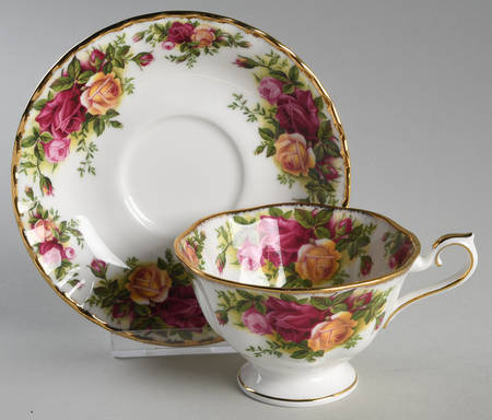Old Country Roses Footed Cup & Saucer Set
