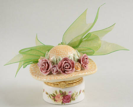 Old Country Roses Miniature Box with Hinged Lid