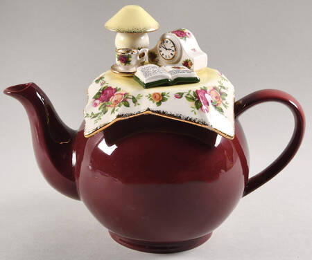 Old Country Roses Figural Teapot & Lid by Royal Albert