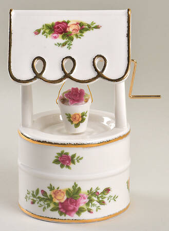 Old Country Roses Musical Wishing Well by Royal Albert